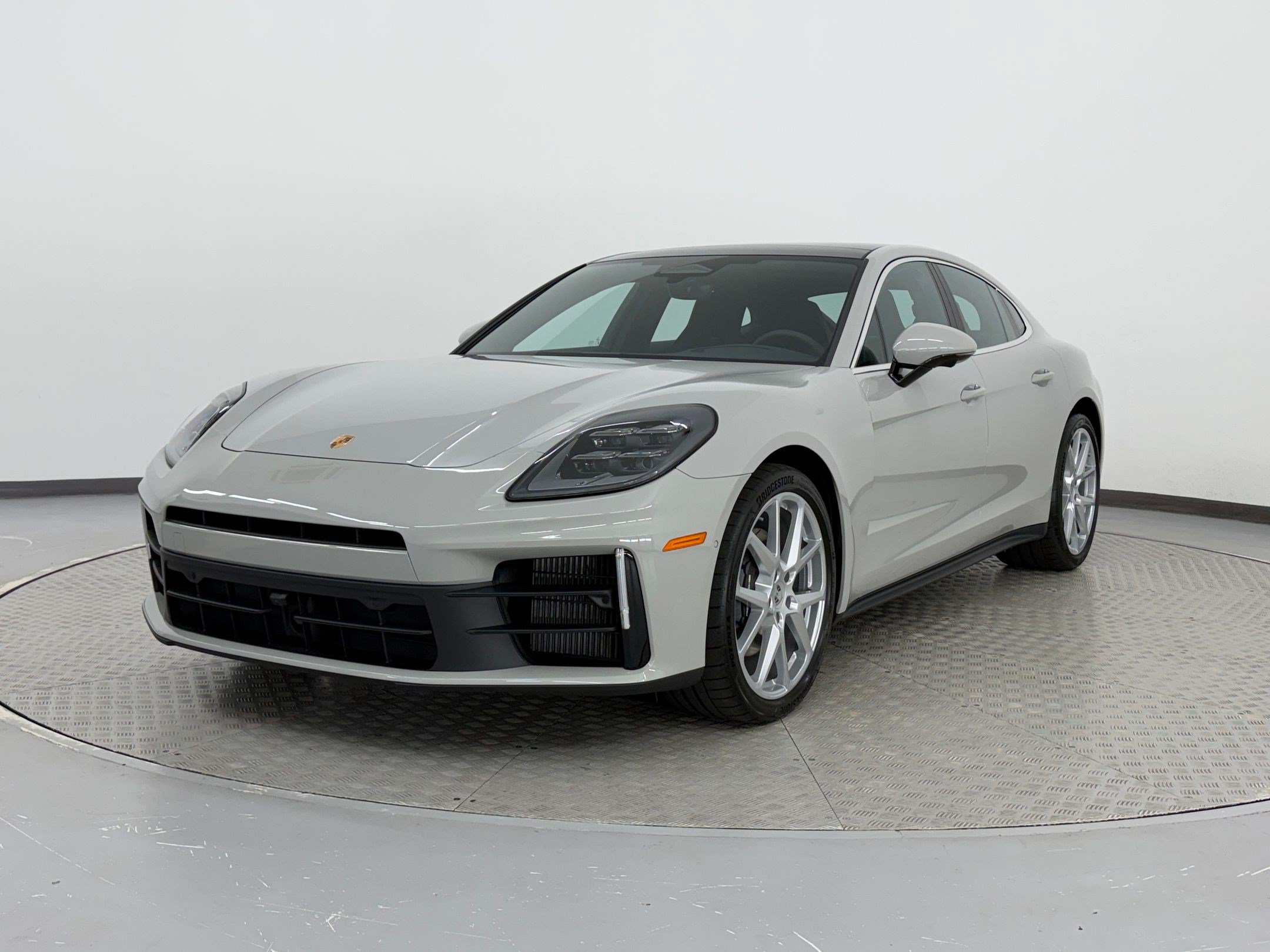 New 2026 Porsche Panamera image 1