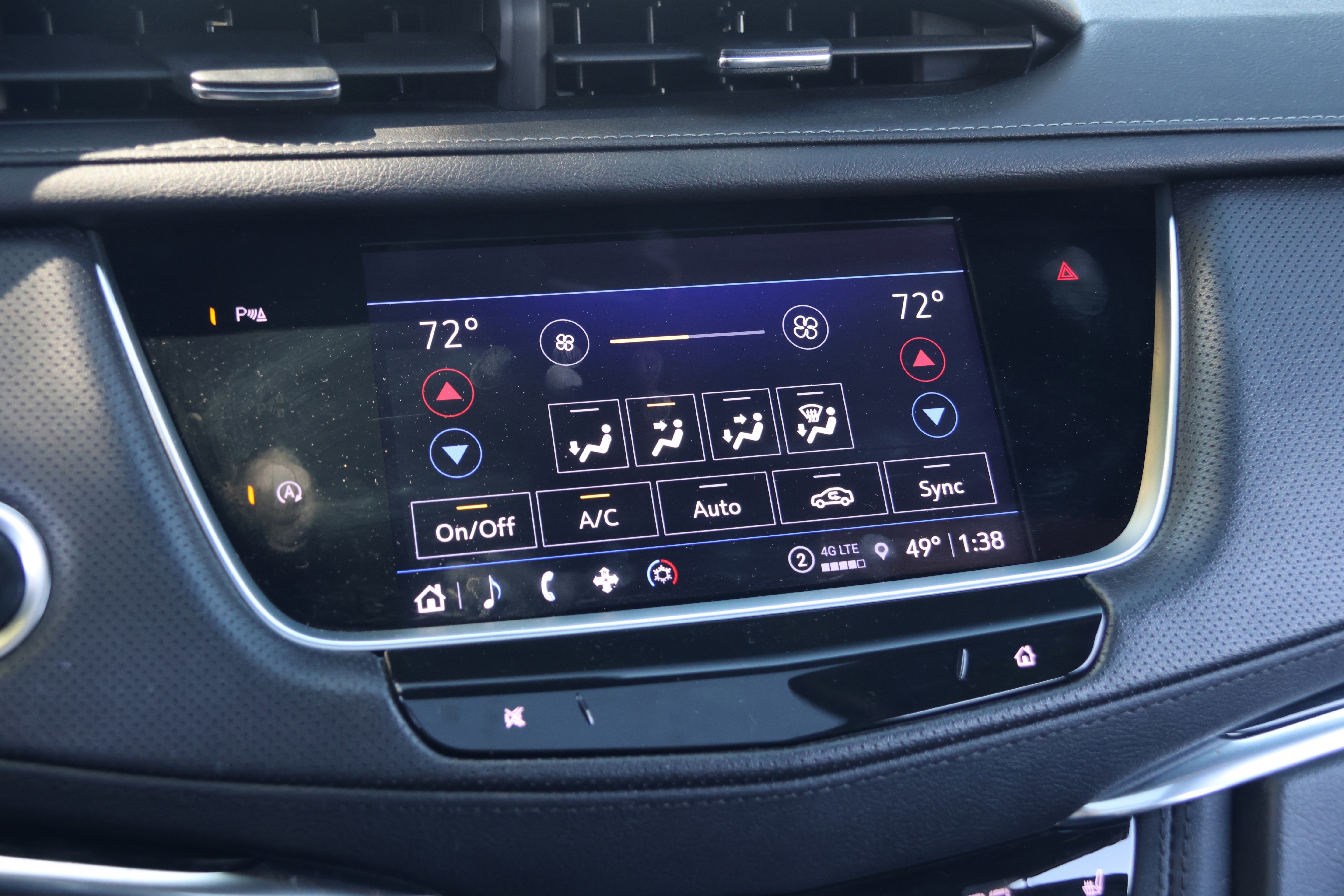 Used 2022 Cadillac XT5 Premium Luxury w/ LPO, Floor Liner Package image 28