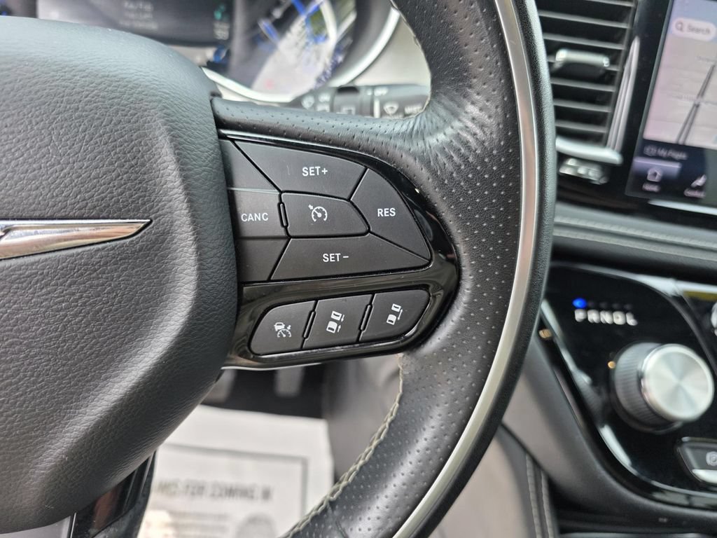Used 2021 Chrysler Pacifica Limited w/ S Appearance Package FWD image 18