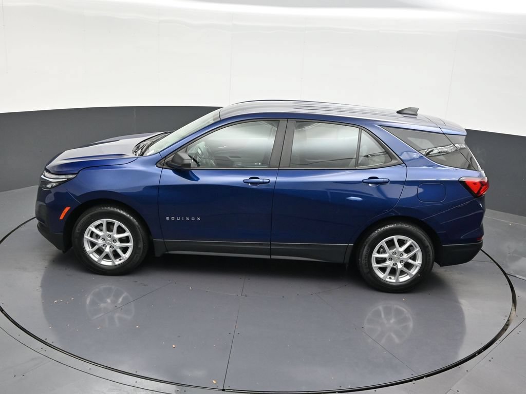 Used 2023 Chevrolet Equinox LS FWD image 11