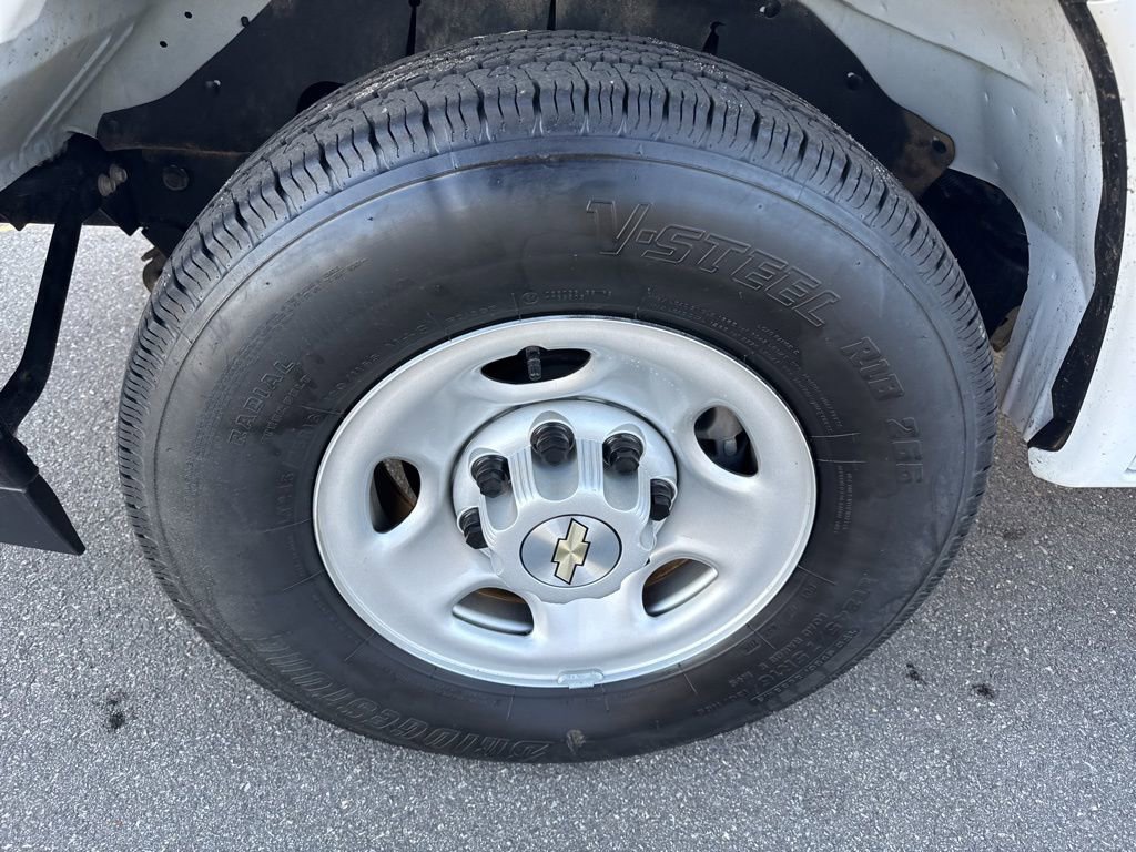 Used 2024 Chevrolet Express 3500 LS image 28