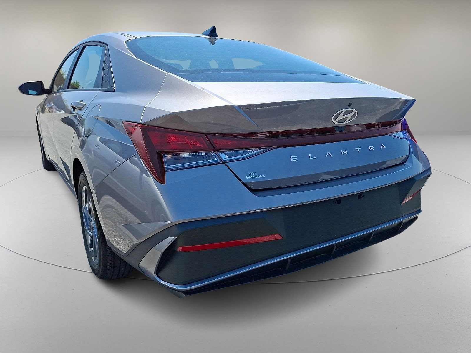Used 2024 Hyundai Elantra SEL FWD image 7