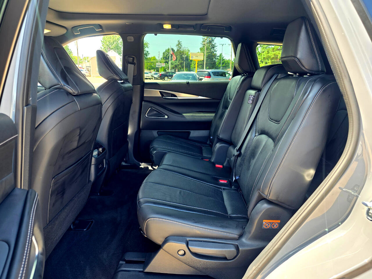 Used 2025 INFINITI QX60 Luxe w/ Black Edition image 13