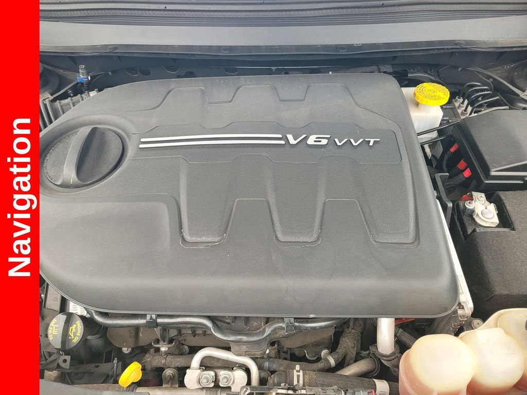 Used 2019 Jeep Cherokee Limited w/ Luxury Group FWD image 24