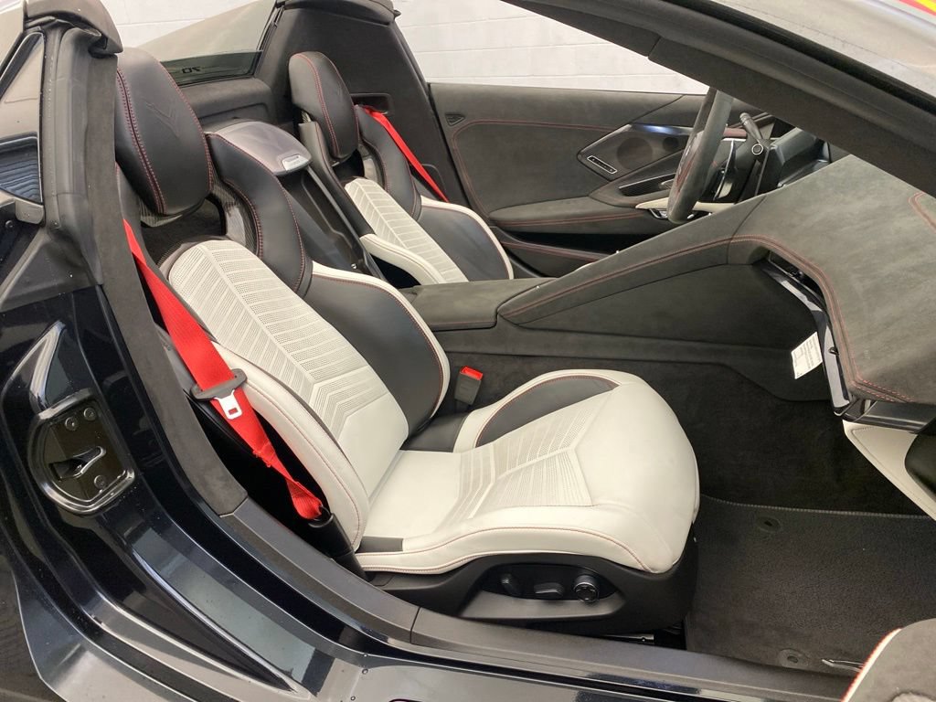 Used 2023 Chevrolet Corvette Stingray Premium Conv w/ Z51 Performance Package RWD image 19