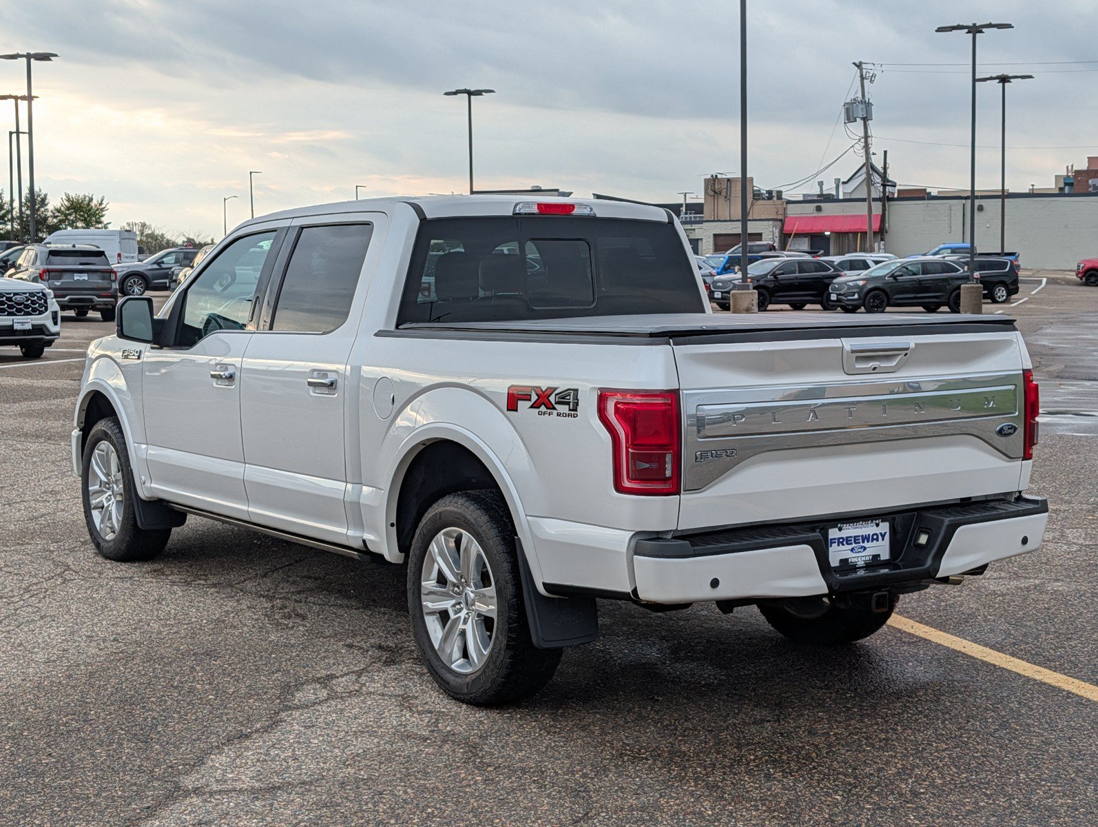 Used 2017 Ford F150 Platinum w/ Equipment Group 701A Luxury AWD/4WD image 3