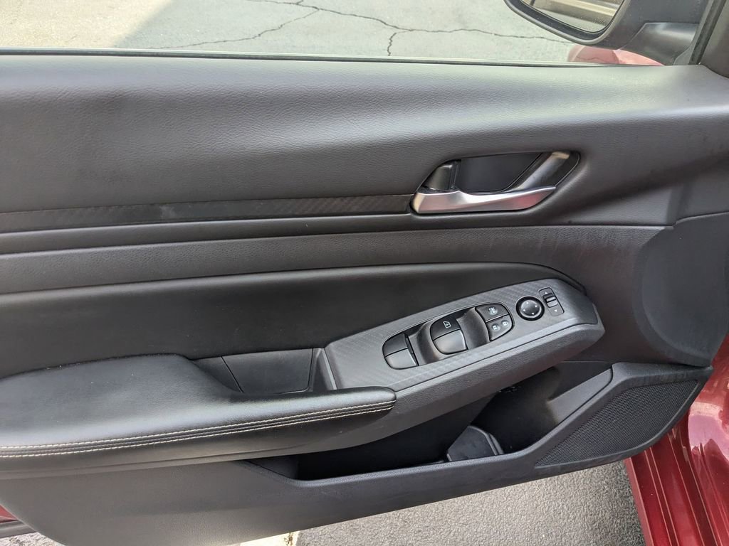 Used 2024 Nissan Altima 2.5 SV image 21