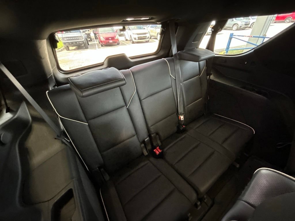 Used 2022 Cadillac Escalade Premium Luxury w/ Performance Package RWD image 33
