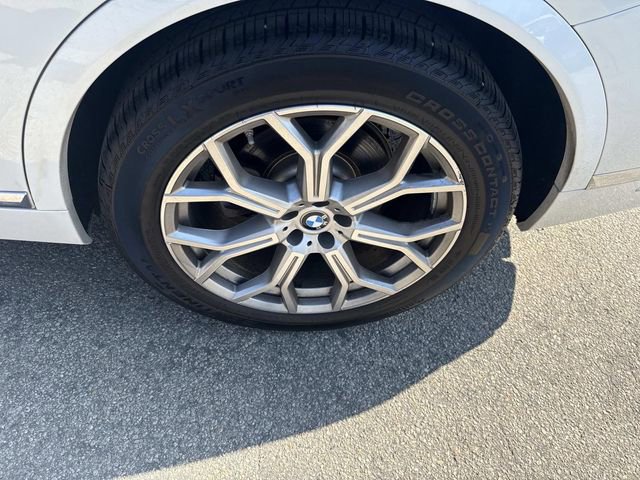 Used 2023 BMW X7 xDrive40i AWD/4WD image 17