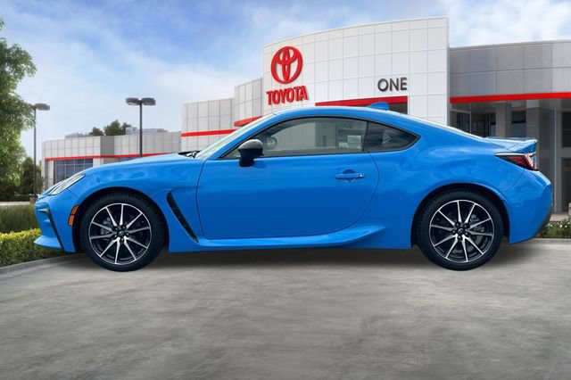 Used 2022 Toyota GR86 RWD image 8