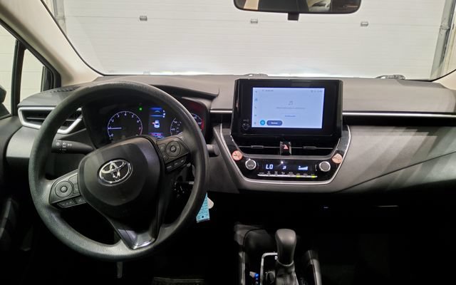 Used 2025 Toyota Corolla LE FWD image 22