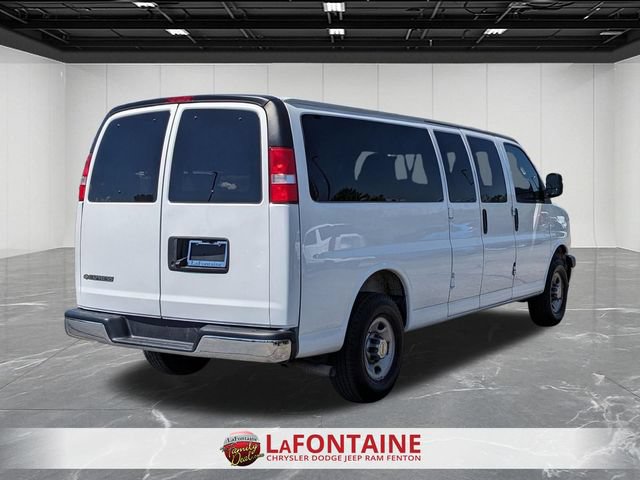 Used 2025 Chevrolet Express 3500 LT w/ LT Preferred Equipment Group RWD image 5
