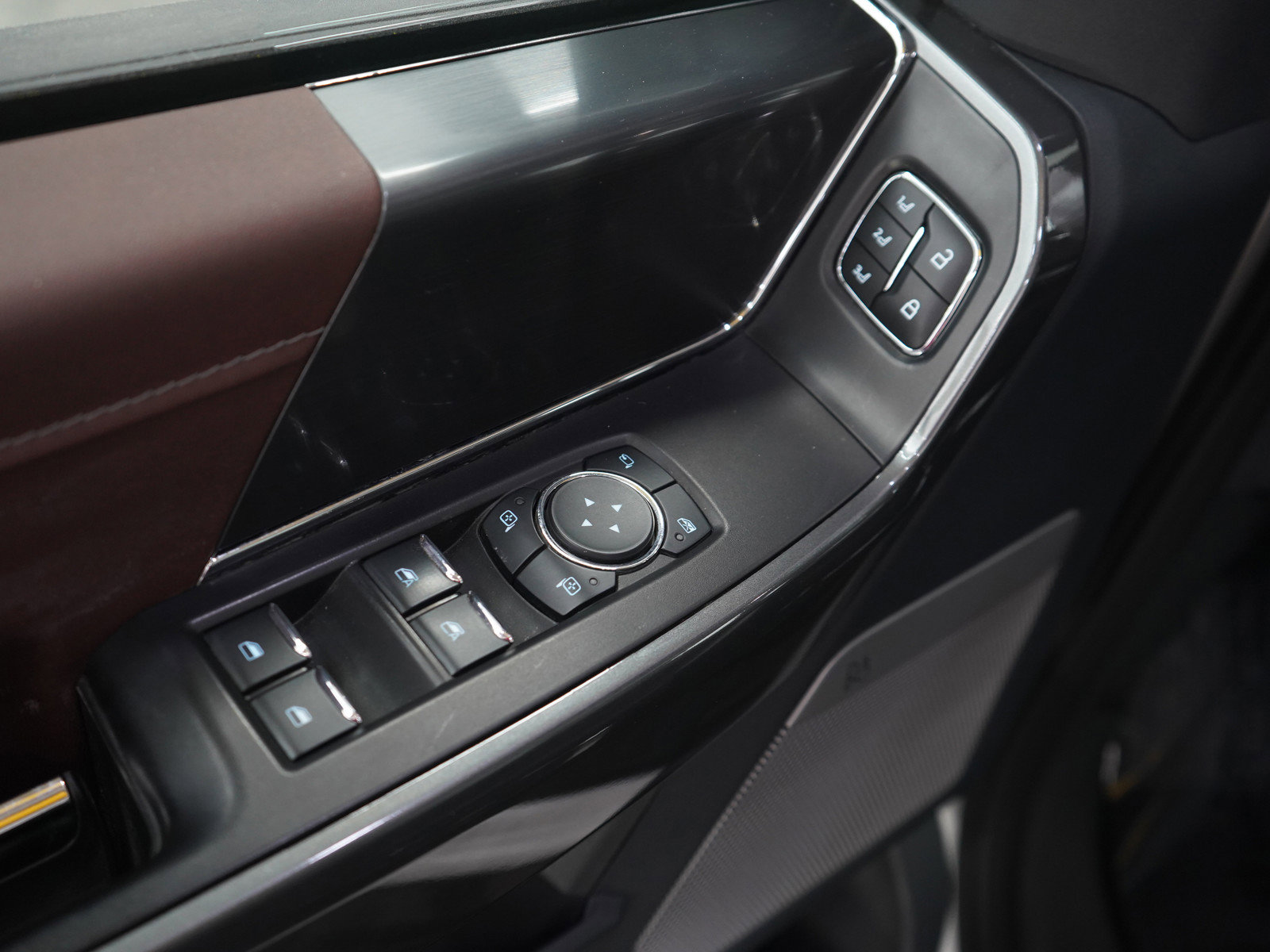 Used 2023 Ford F150 Lariat w/ Equipment Group 502A High image 18