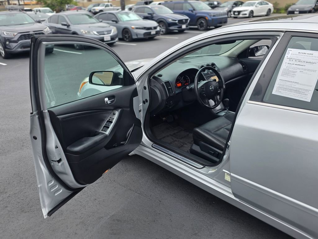 Used 2012 Nissan Altima 2.5 SL w/ 2.5SL Pkg FWD image 36