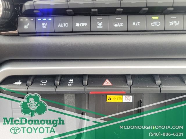 Used 2024 Toyota Sequoia Platinum AWD/4WD image 25