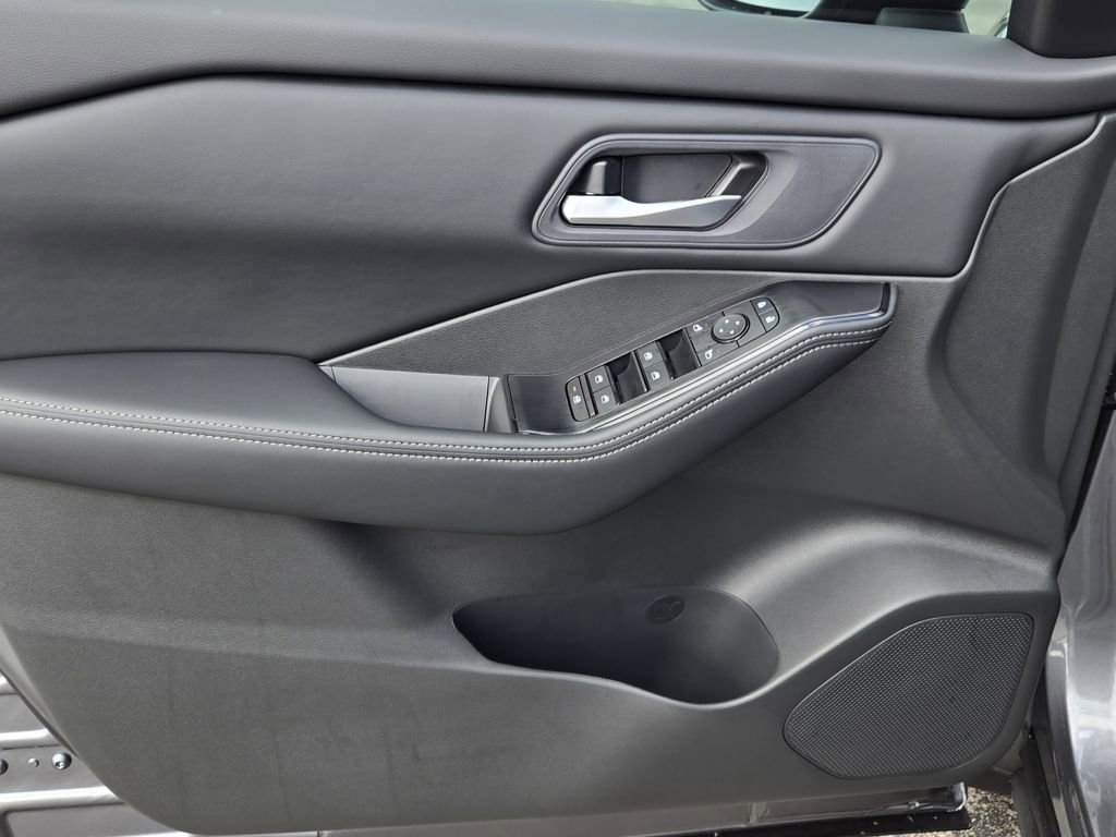 New 2026 Nissan Rogue SV w/ Cold Weather Package FWD image 17