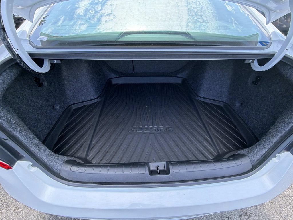 Used 2022 Honda Accord EX-L image 12