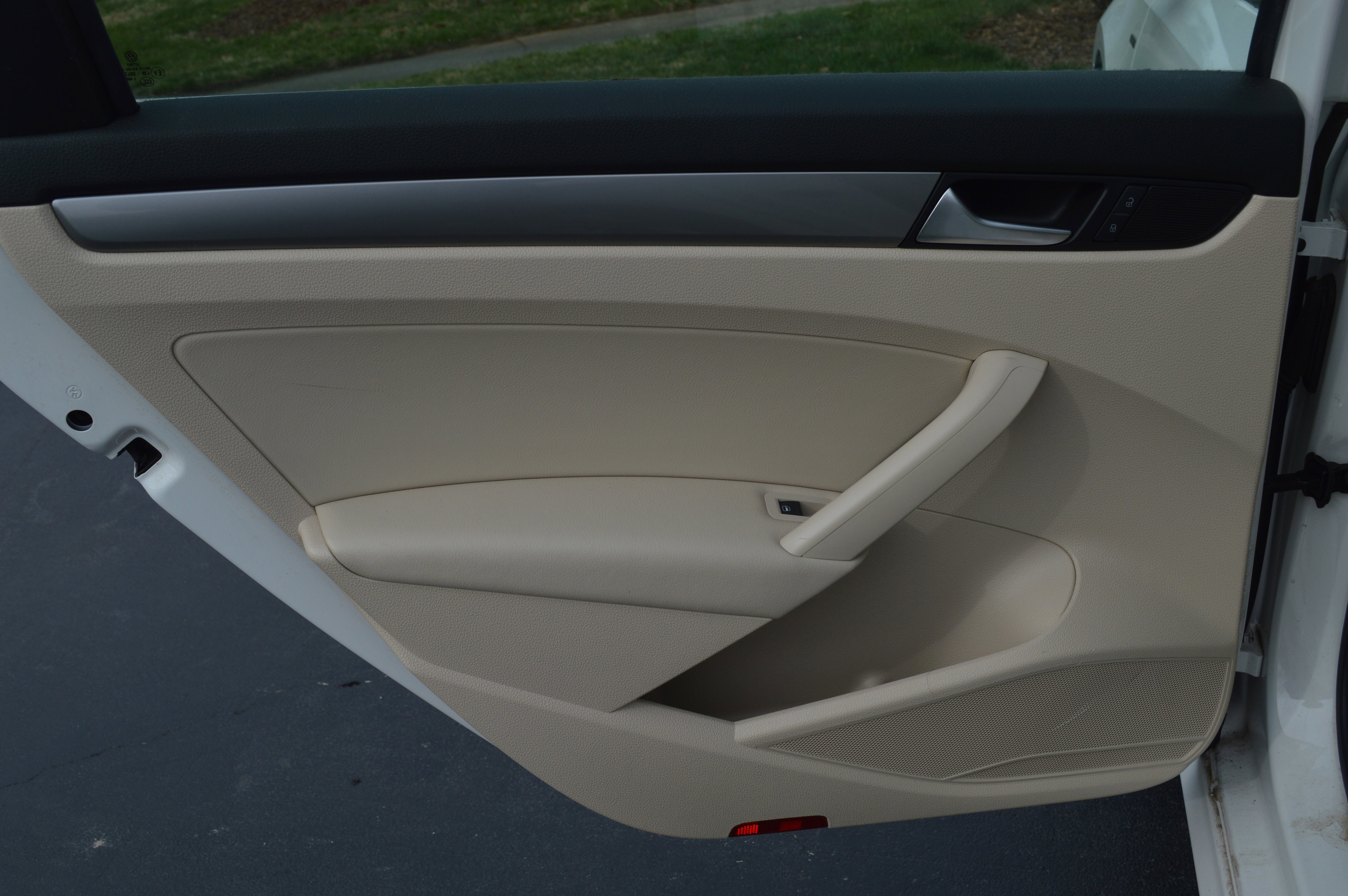 Used 2015 Volkswagen Passat 1.8T Limited Edition image 26