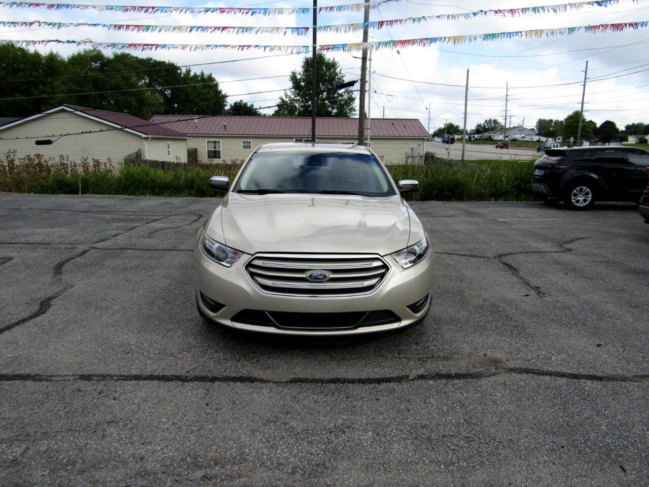 Used 2017 Ford Taurus Limited image 2