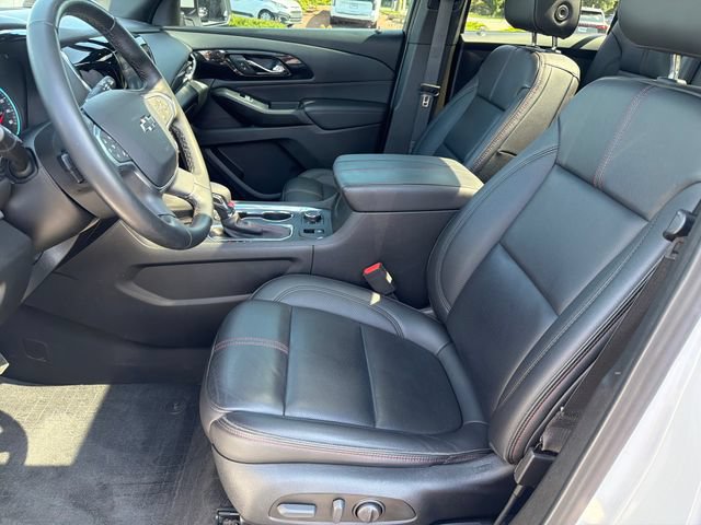 Used 2023 Chevrolet Traverse RS w/ LPO, Floor Liner Package AWD/4WD image 9