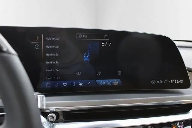 Used 2024 Cadillac Lyriq Luxury w/ Nappa Leather Package image 28