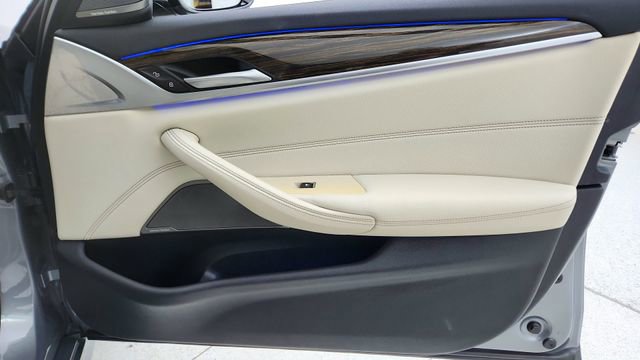 Used 2023 BMW 540i w/ M Sport Package image 23