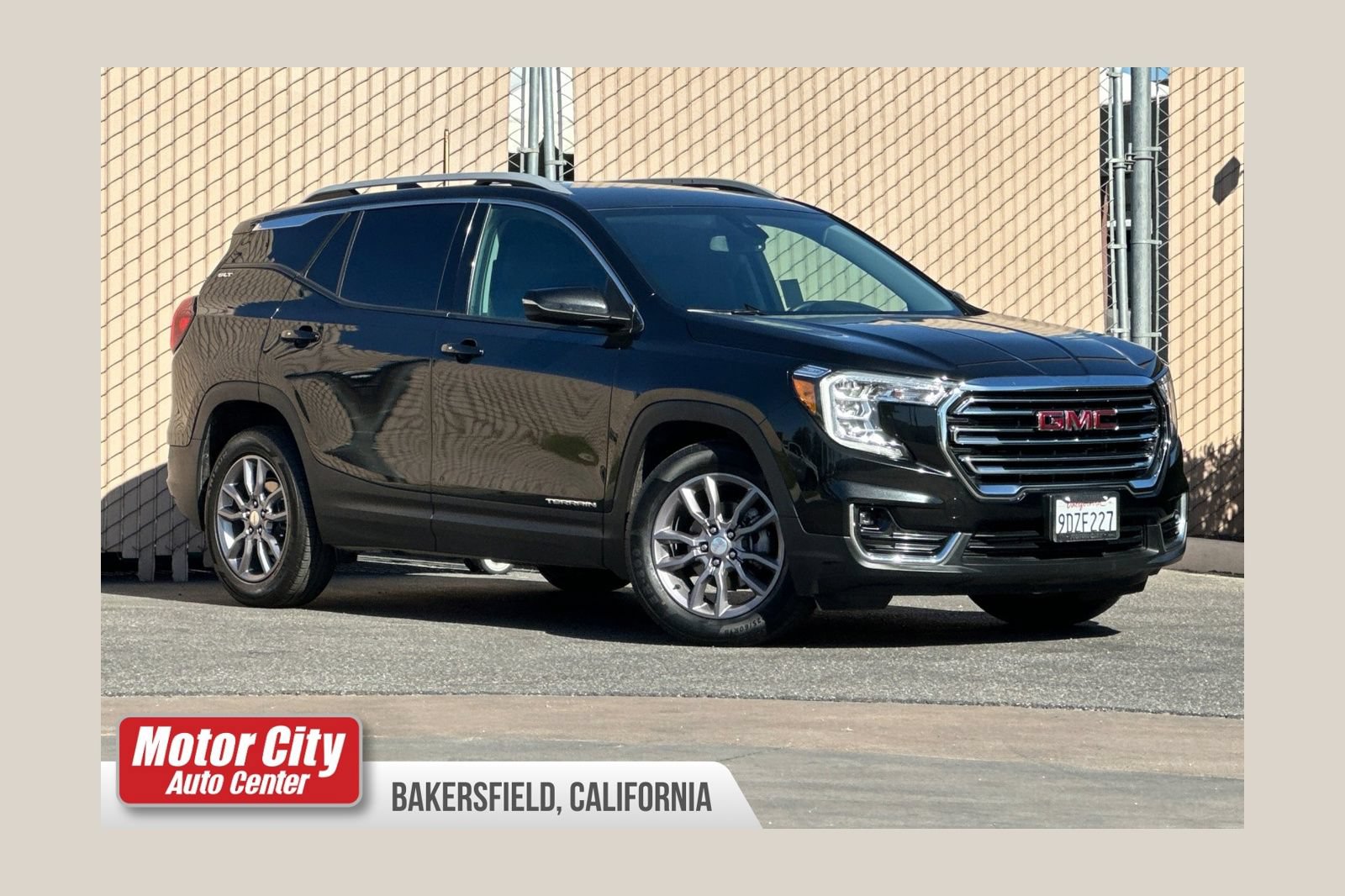 Certified 2023 GMC Terrain SLT w/ LPO, Cargo Package FWD image 1