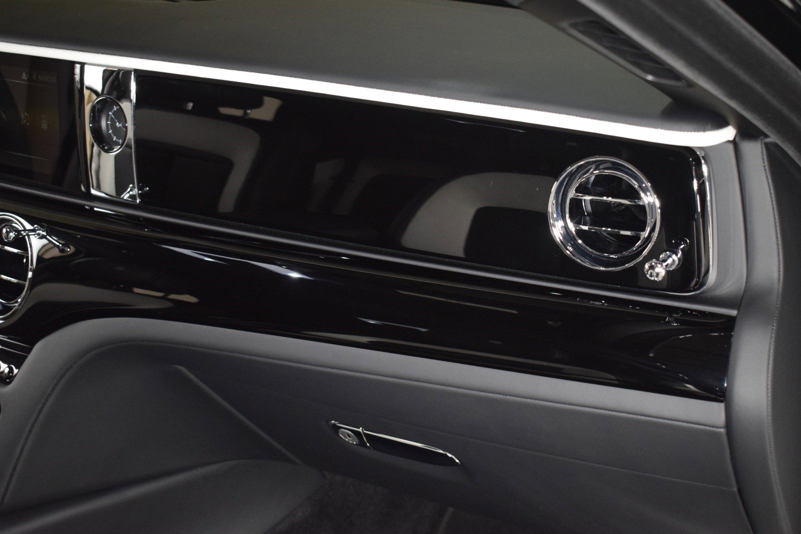 Certified 2024 Rolls-Royce Ghost image 27