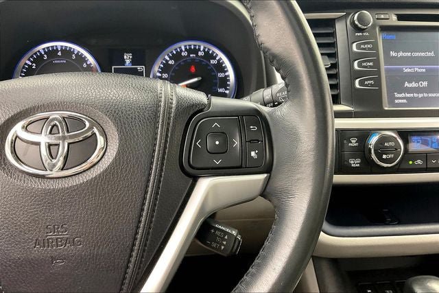 Used 2015 Toyota Highlander XLE AWD/4WD image 24