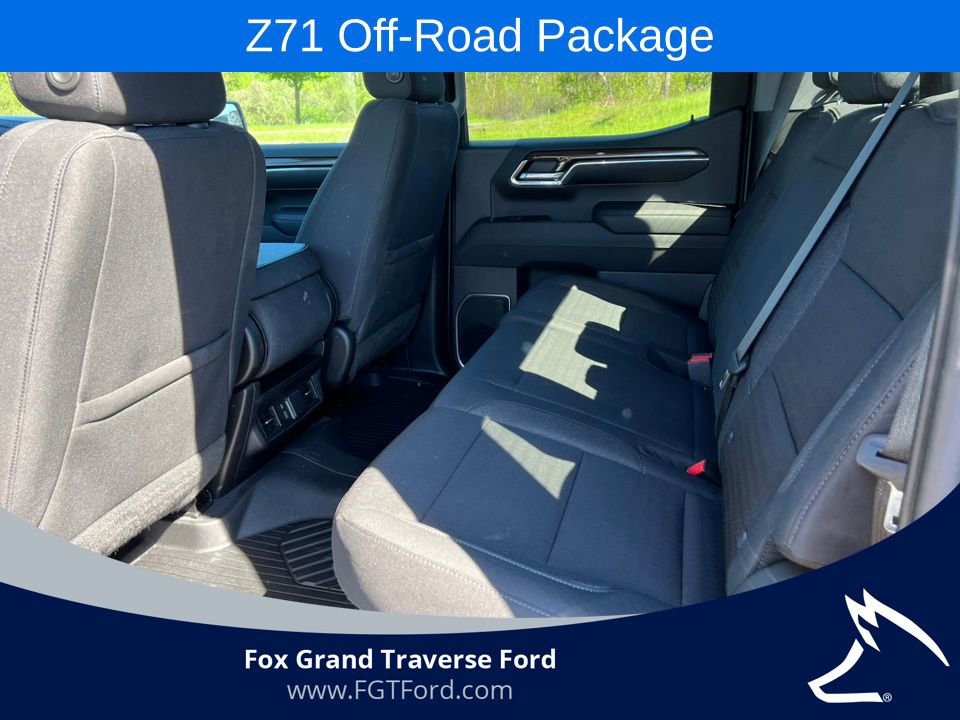 Used 2023 Chevrolet Silverado 1500 RST w/ Z71 Off-Road Package AWD/4WD image 5
