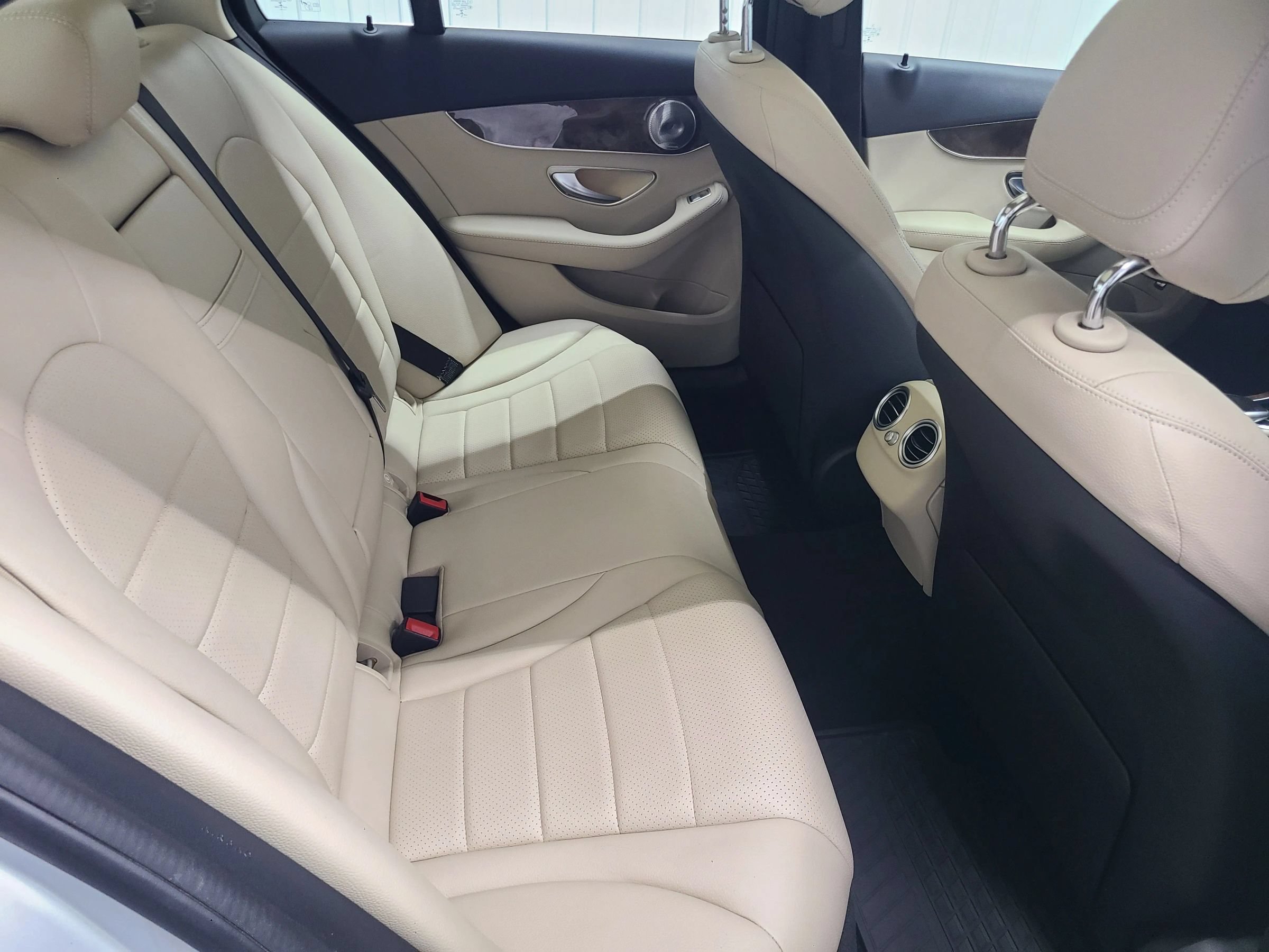 Used 2016 Mercedes-Benz C 300 4MATIC Sedan image 40