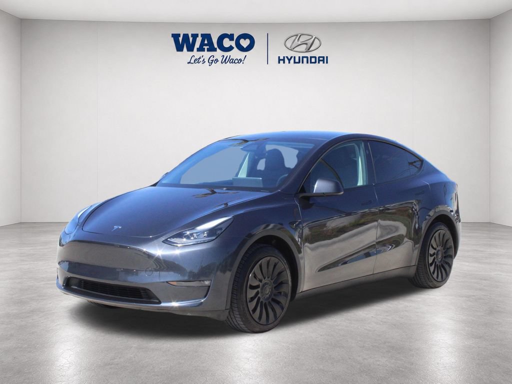 Used 2025 Tesla Model Y Long Range RWD video 3