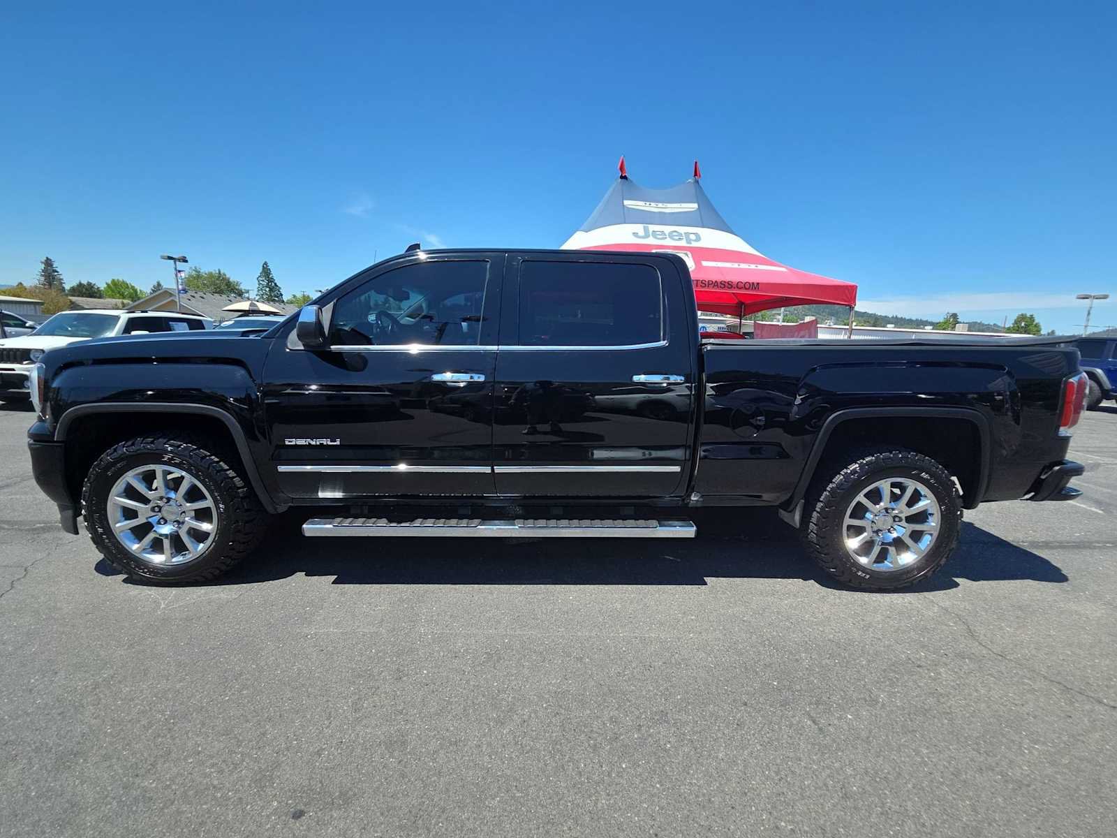 Used 2018 GMC Sierra 1500 Denali AWD/4WD image 11