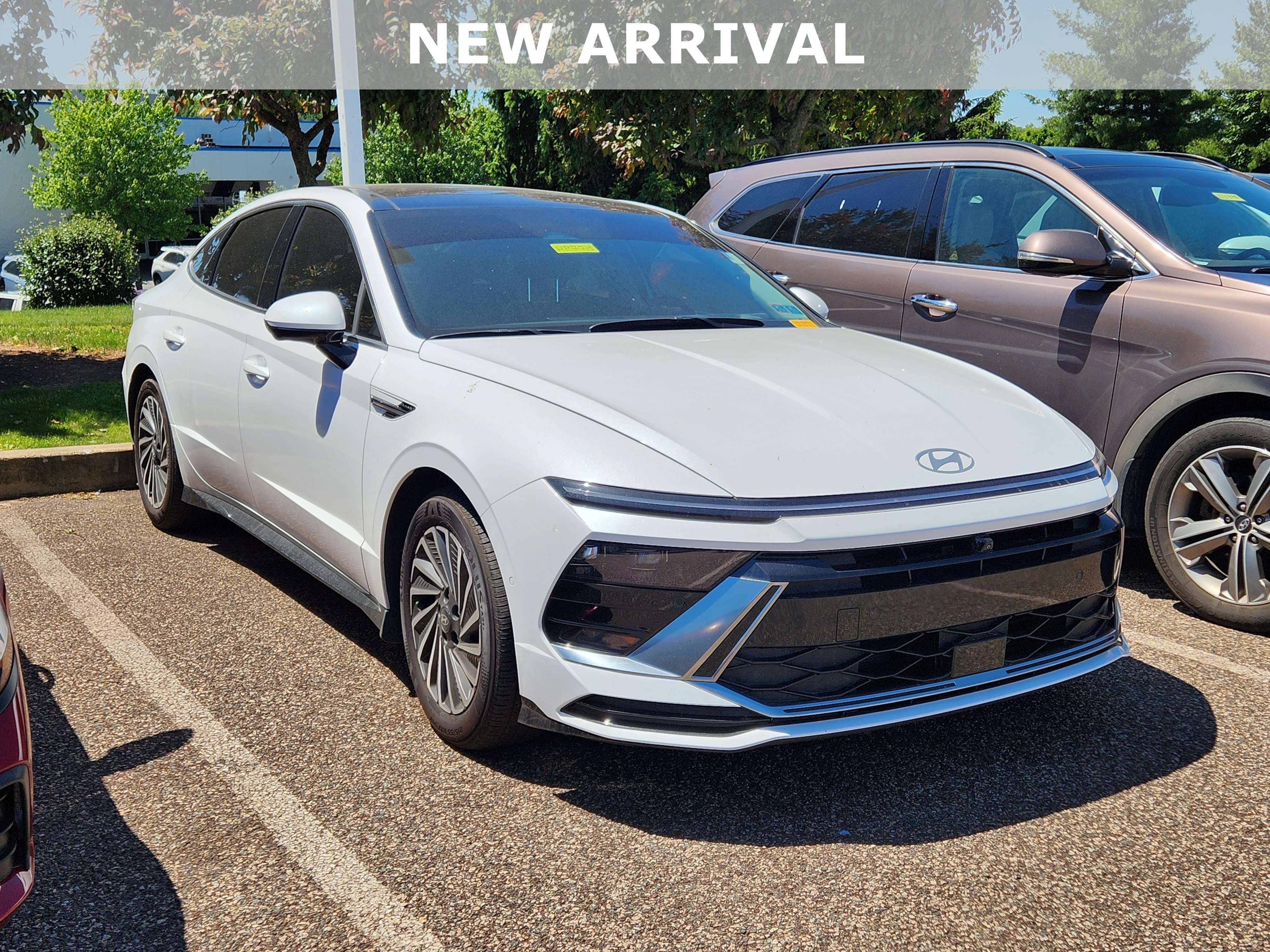 Certified 2025 Hyundai Sonata Limited FWD image 1