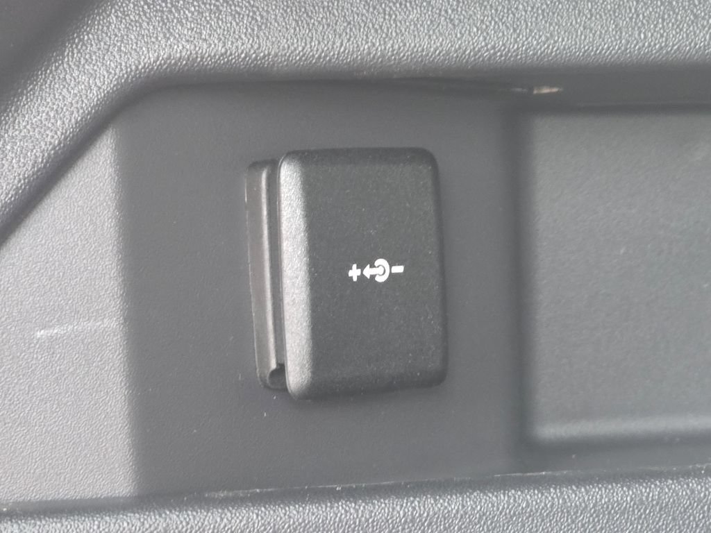 New 2025 Land Rover Discovery Sport Dynamic SE AWD/4WD image 16