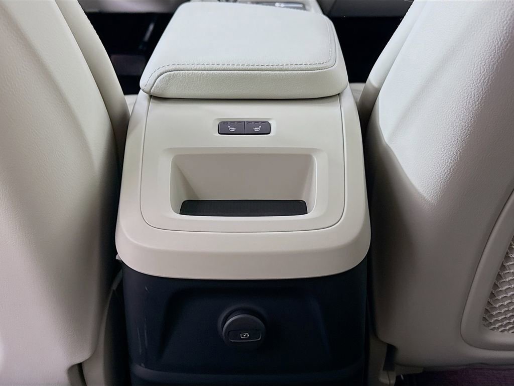 Used 2025 Volvo XC60 T8 Ultra w/ Protection Package Premier image 27