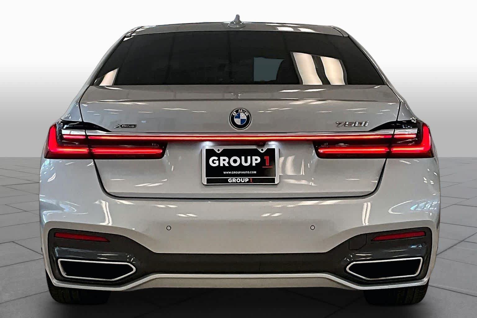 Used 2020 BMW 750i xDrive w/ M Sport Package AWD/4WD image 4