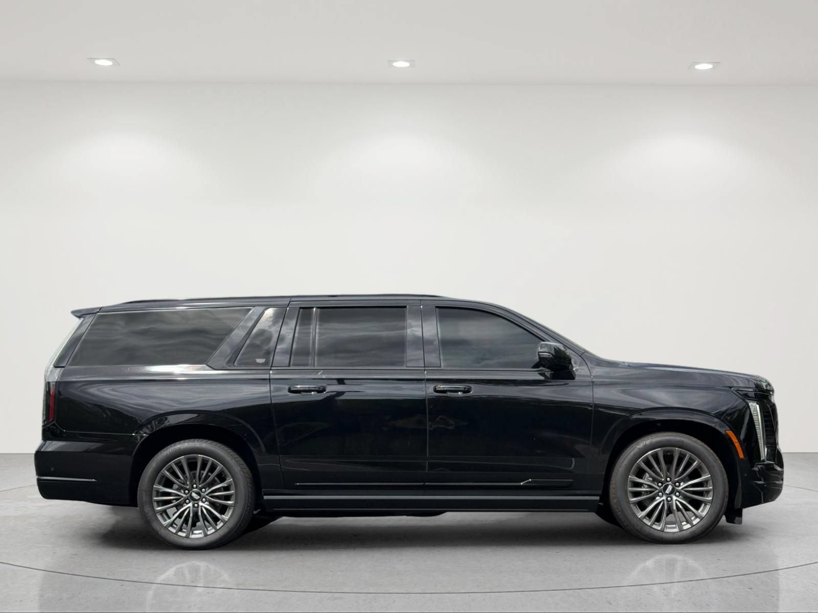 Used 2025 Cadillac Escalade ESV Sport Platinum w/ LPO, Floor Liner Package AWD/4WD image 6