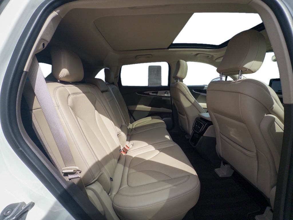 Used 2023 Lincoln Nautilus Reserve w/ Equipment Group 202A image 22