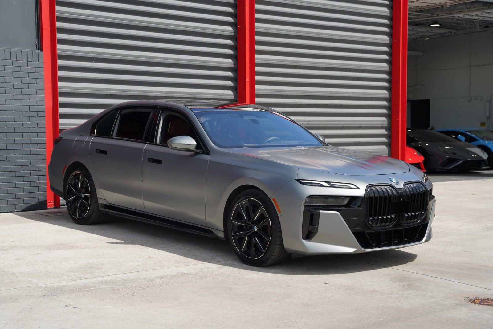 Used 2023 BMW 760i xDrive w/ Luxury Rear Seating Package image 7