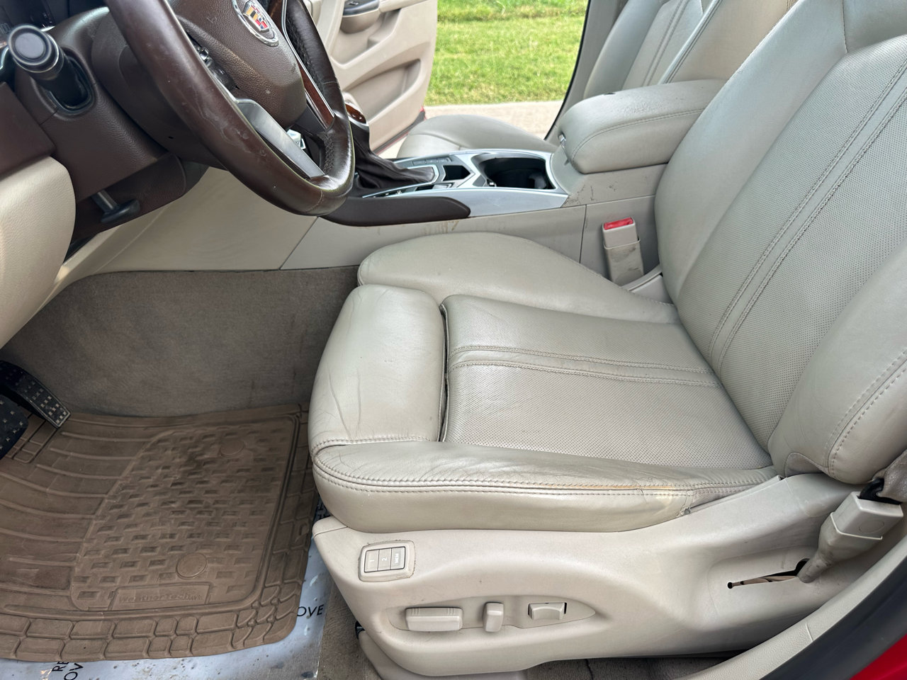 Used 2016 Cadillac SRX Luxury w/ Driver Awareness Package image 5