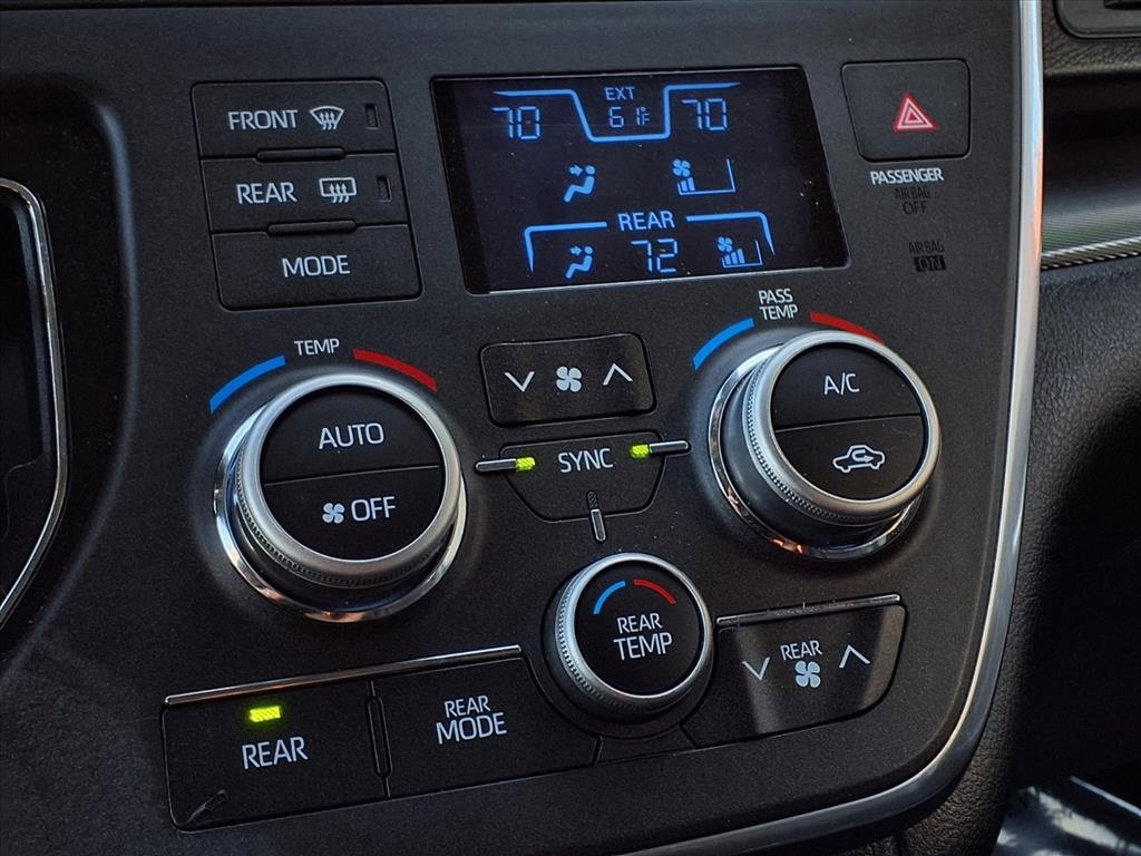 Certified 2019 Toyota Sienna SE Premium image 9