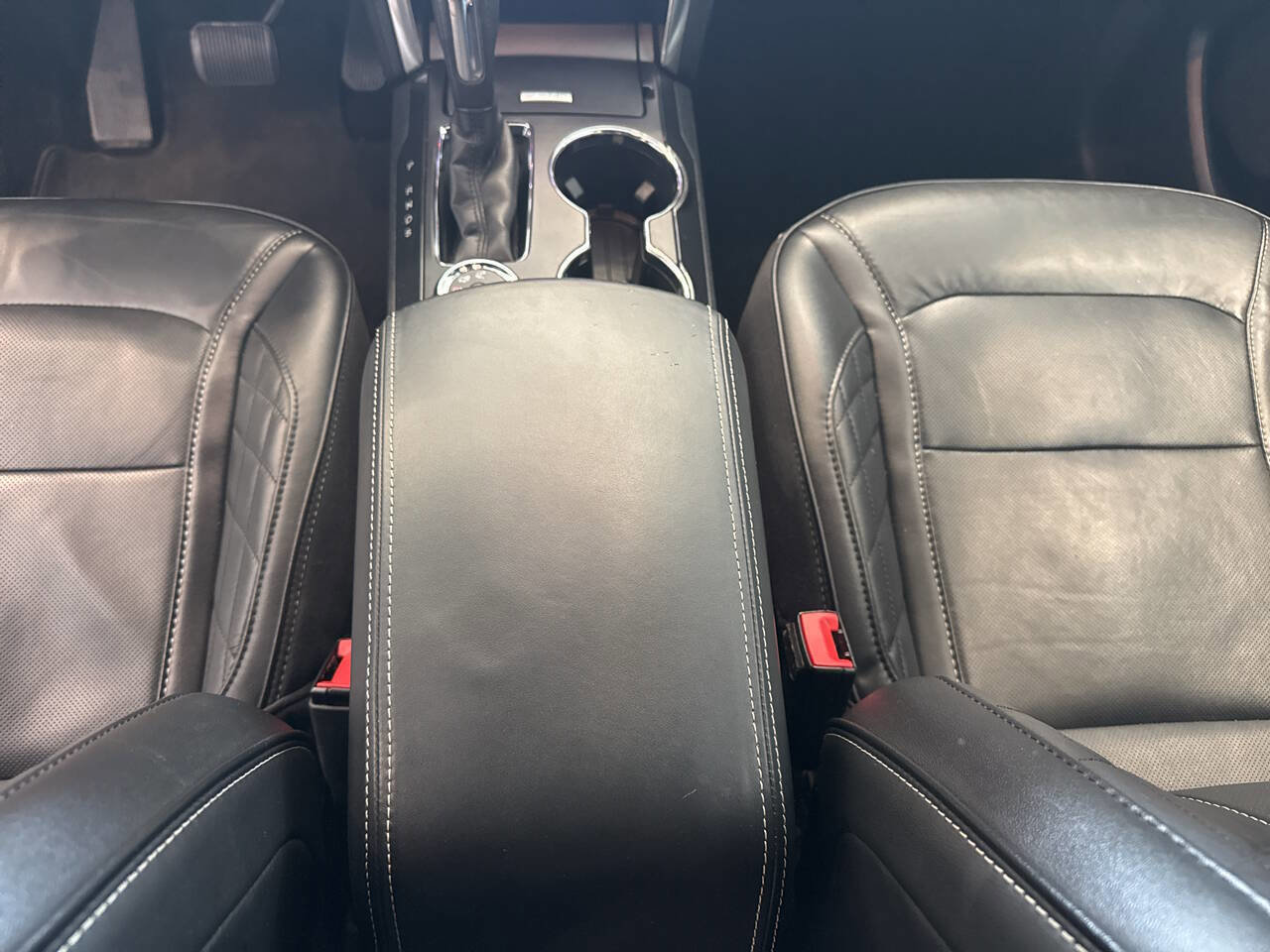 Used 2018 Ford Explorer Platinum AWD/4WD image 24