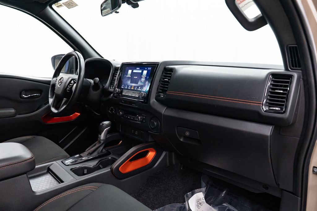 Used 2024 Nissan Frontier PRO-4X image 29
