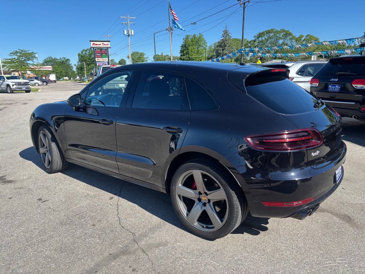 Used 2017 Porsche Macan GTS AWD/4WD image 3