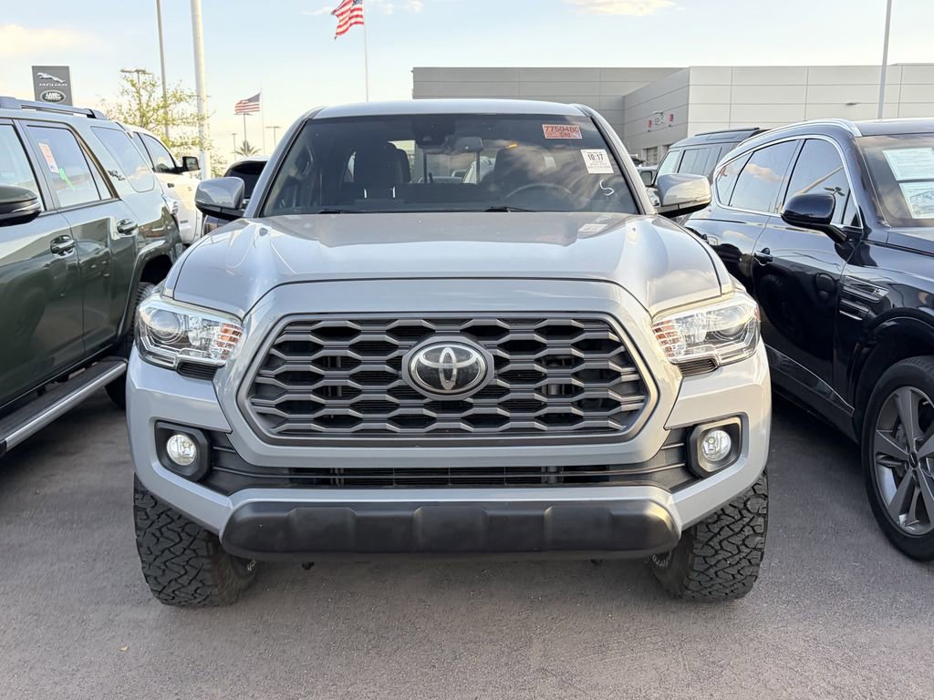 Used 2020 Toyota Tacoma TRD Off-Road w/ Technology Package AWD/4WD image 3