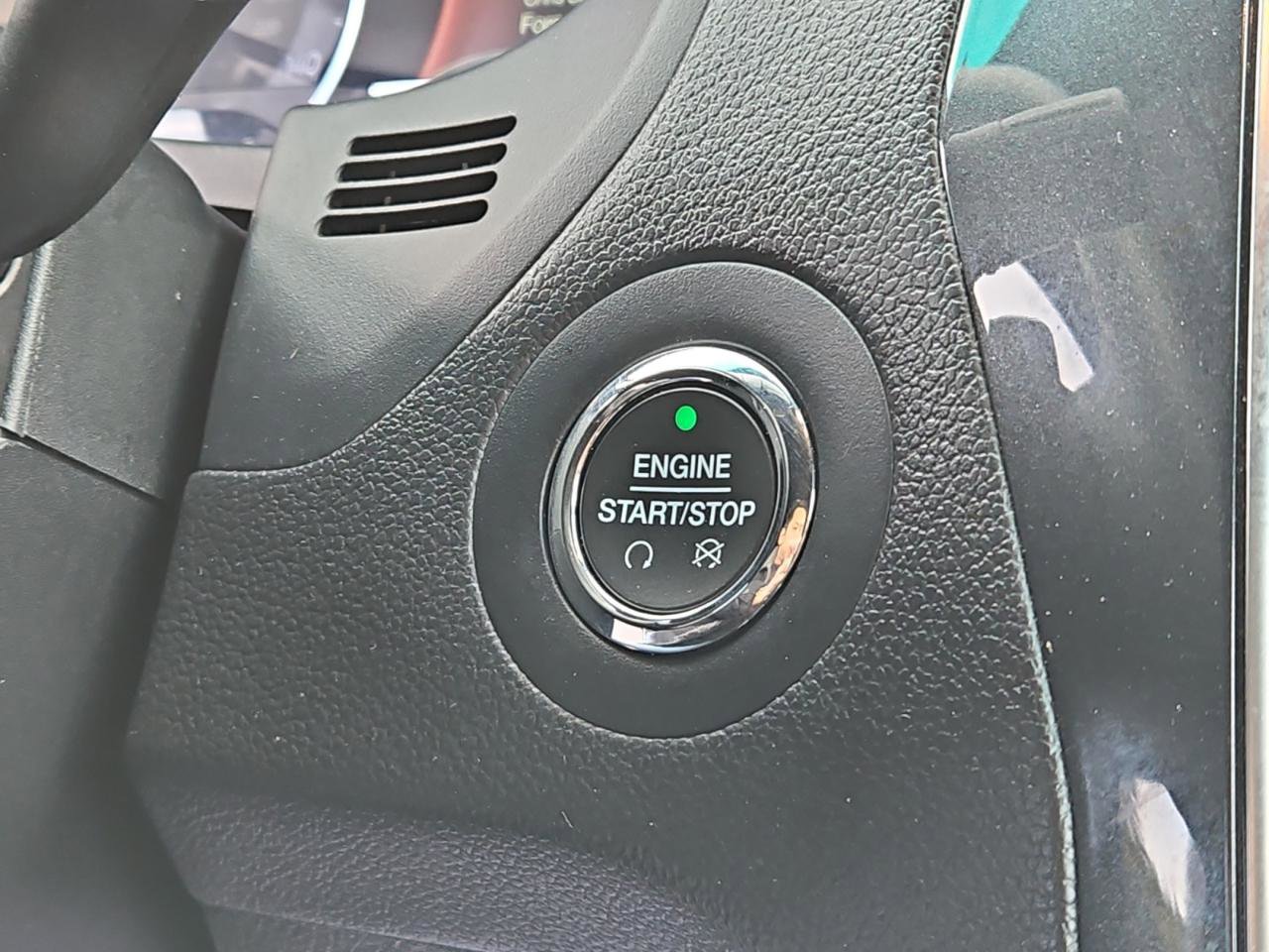 Used 2018 Ford Explorer Sport w/ Equipment Group 401A image 29