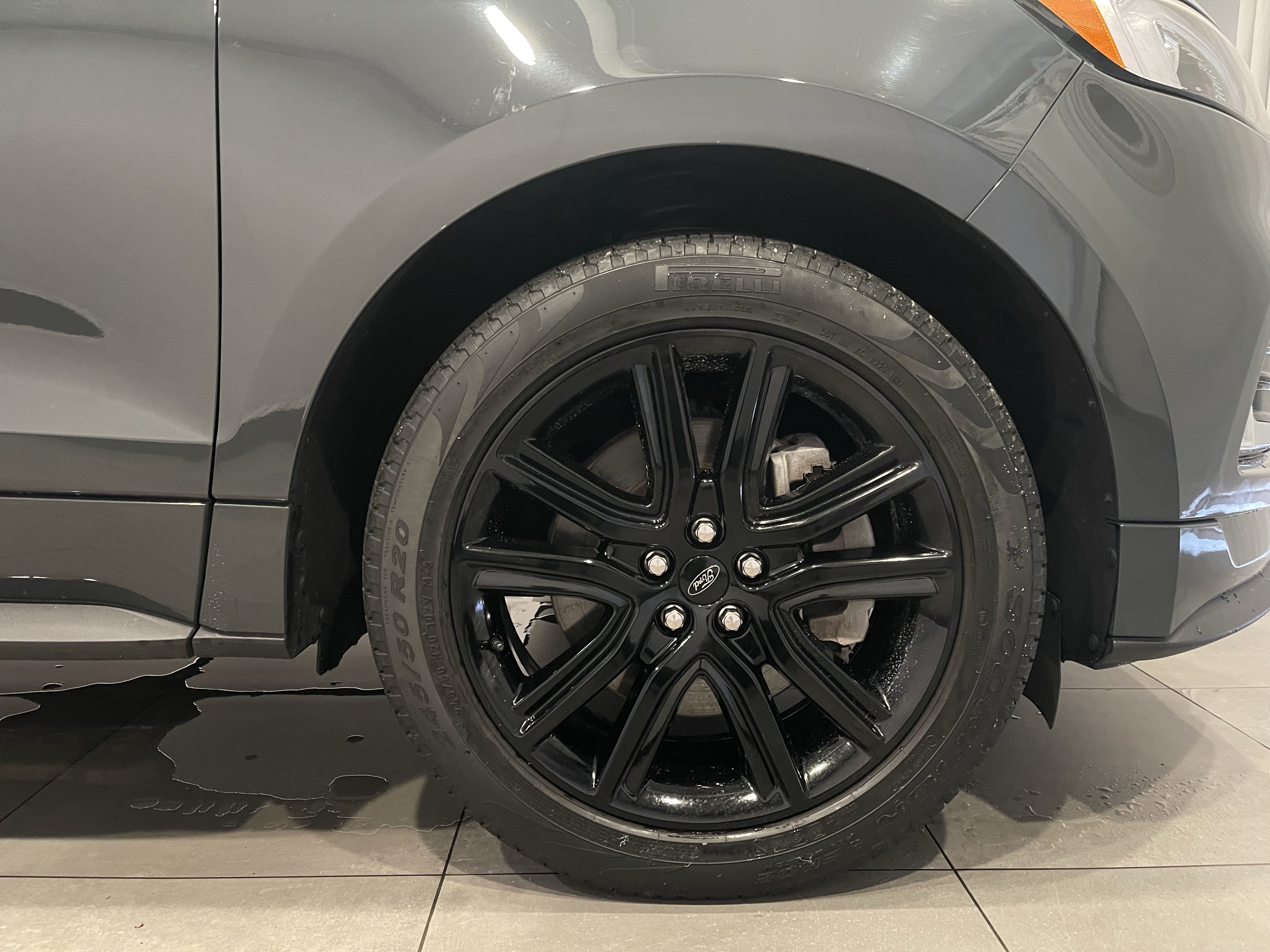 Used 2021 Ford Edge ST-Line w/ Class II Trailer Tow Package AWD/4WD image 10