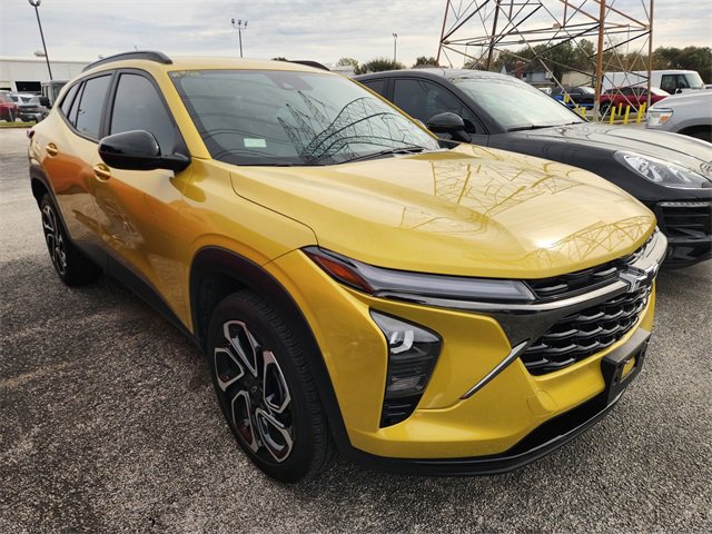 Used 2024 Chevrolet Trax RS w/ Driver Confidence Package image 1