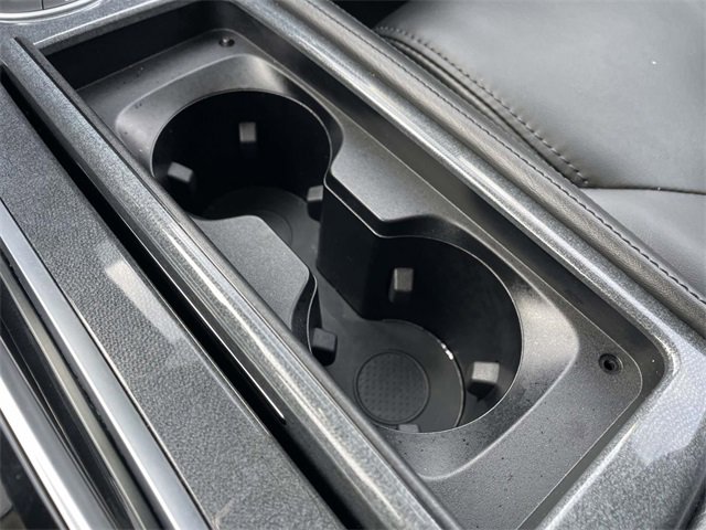 Used 2024 Nissan Armada SV image 13